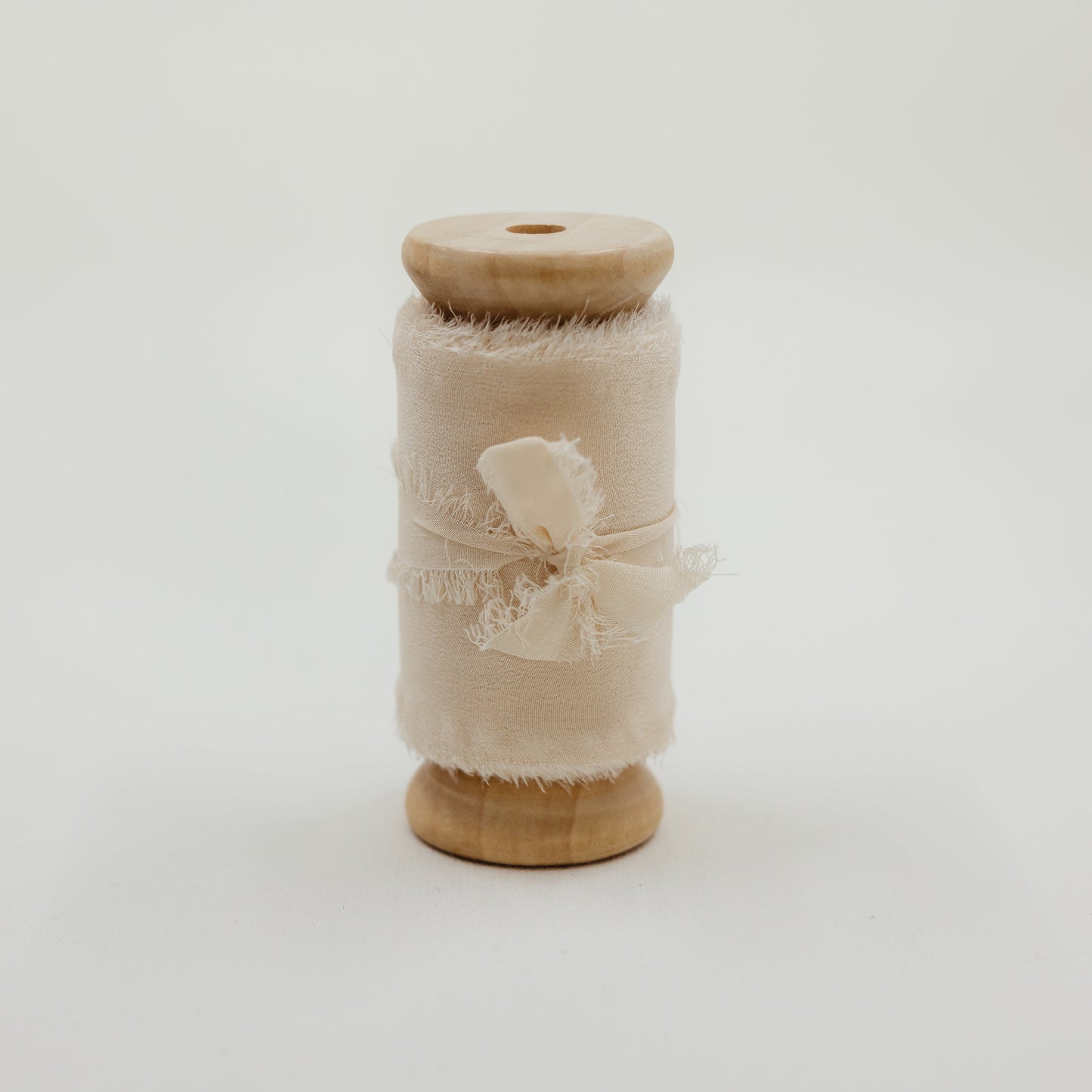 Raw Edge Ribbon in Delicate Style for Wedding Decorations