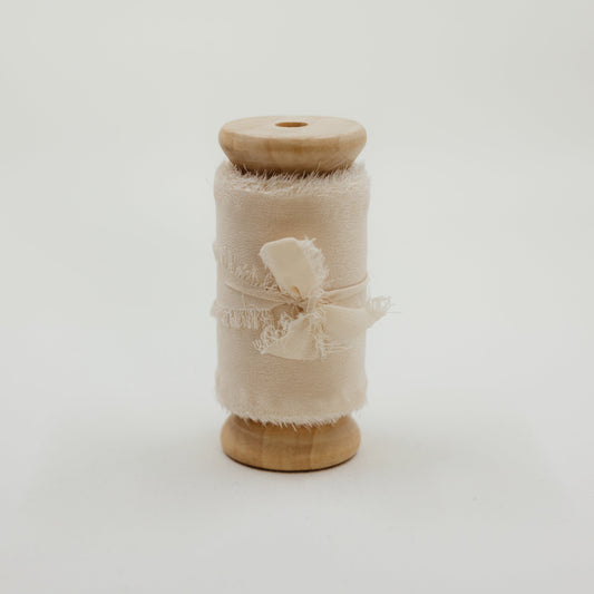 Raw Edge Ribbon in Delicate Style for Wedding Decorations